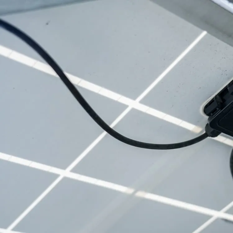 Lithium battery life for outdoor power supply in Poland