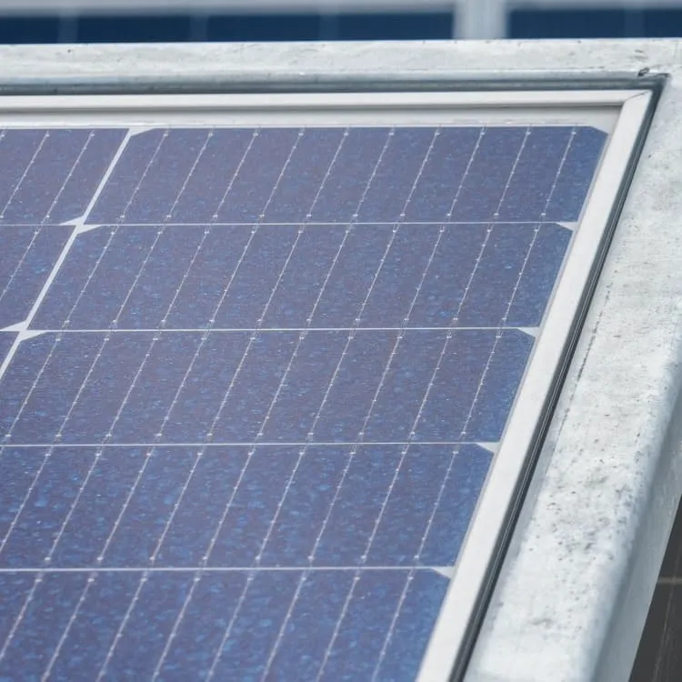 What is the DC voltage of a 530w solar panel?