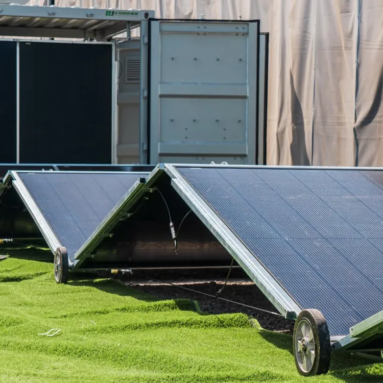 How much power does a 1kW wind-solar inverter have ?