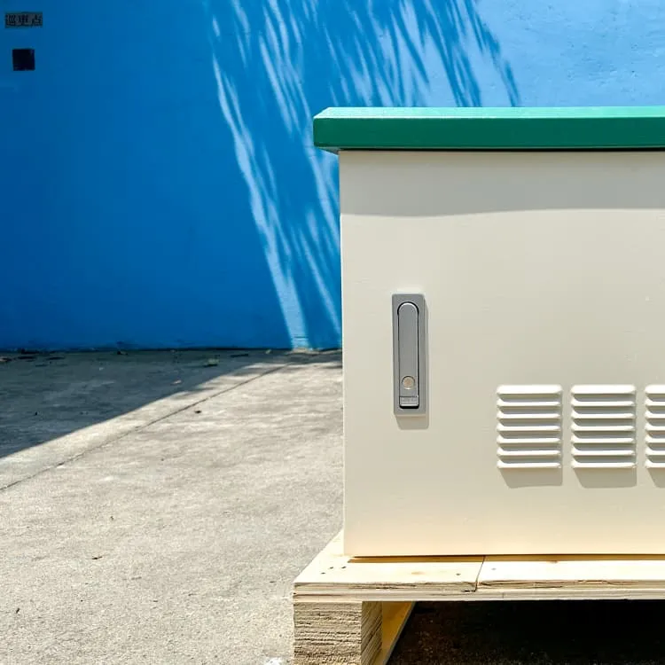 Energy storage battery installation machine