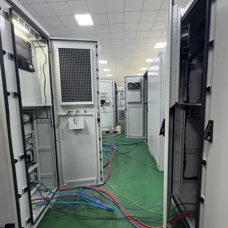 Does solar power generation have its own energy storage?